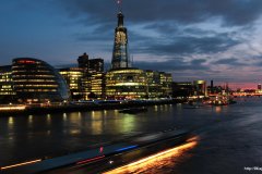 ЯКартинка.РФ-Обои-2560х1440.-Город-ночью-36