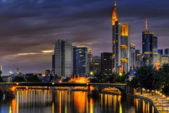 ЯКартинка.РФ-Обои-2560х1440.-Город-ночью-45