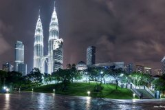 ЯКартинка.РФ-Обои-2560х1440.-Город-ночью-78