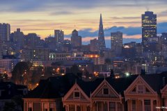 ЯКартинка.РФ-Обои-2560х1440.-Город-ночью-89