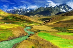 ЯКартинка.РФ-Обои-2560х1440.-Поля-в-горах-11