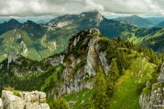 ЯКартинка.РФ-Обои-2560х1440.-Поля-в-горах-7