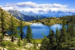 ЯКартинка.РФ-Обои-2560х1440.-Поля-в-горах-9